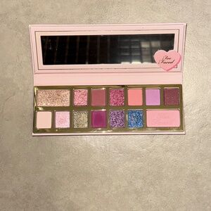 Eye shadow palette